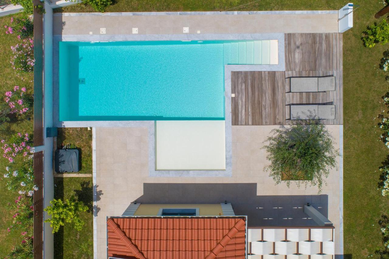Perithia Suites Exteriér fotografie