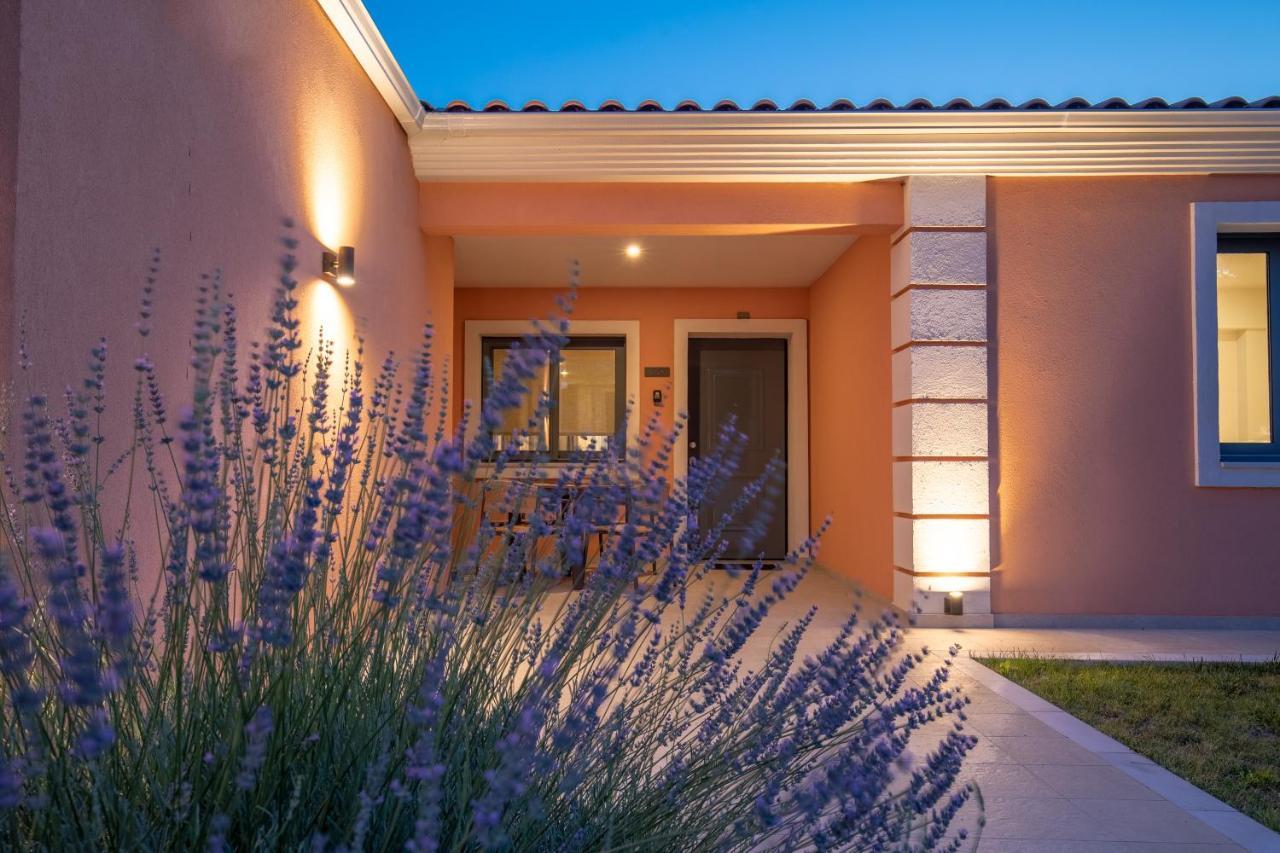 Perithia Suites Exteriér fotografie